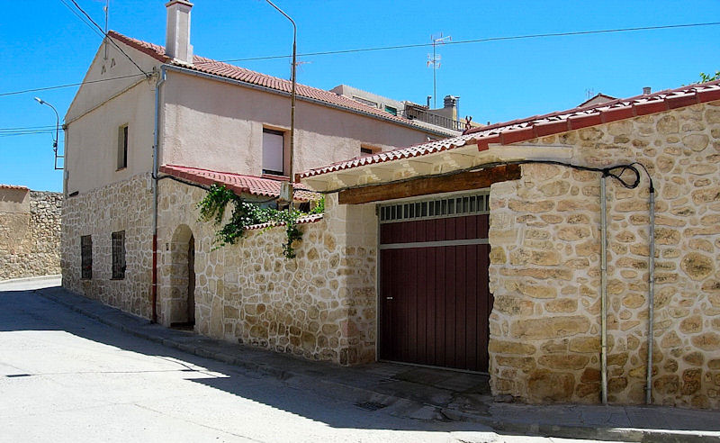 casvictorialor1.jpg (340811 bytes)