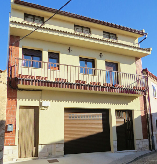 casvictorialor1.jpg (340811 bytes)