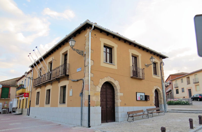 casvictorialor1.jpg (340811 bytes)